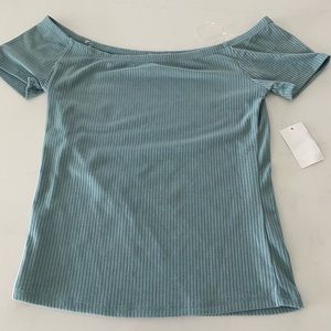 Comfy fitted cropped light blue top